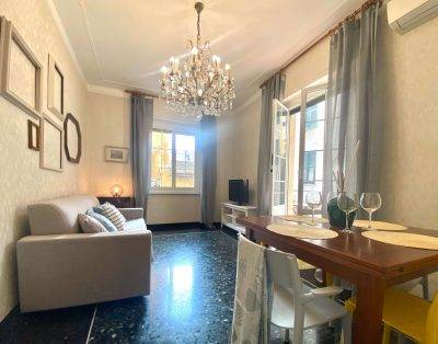 CasaViva-Large apartment in the alleys of Genoa